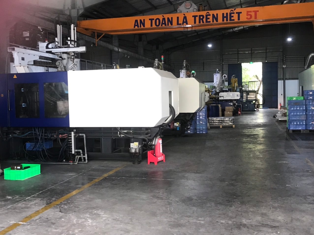 plastic injection machine (3).jpg